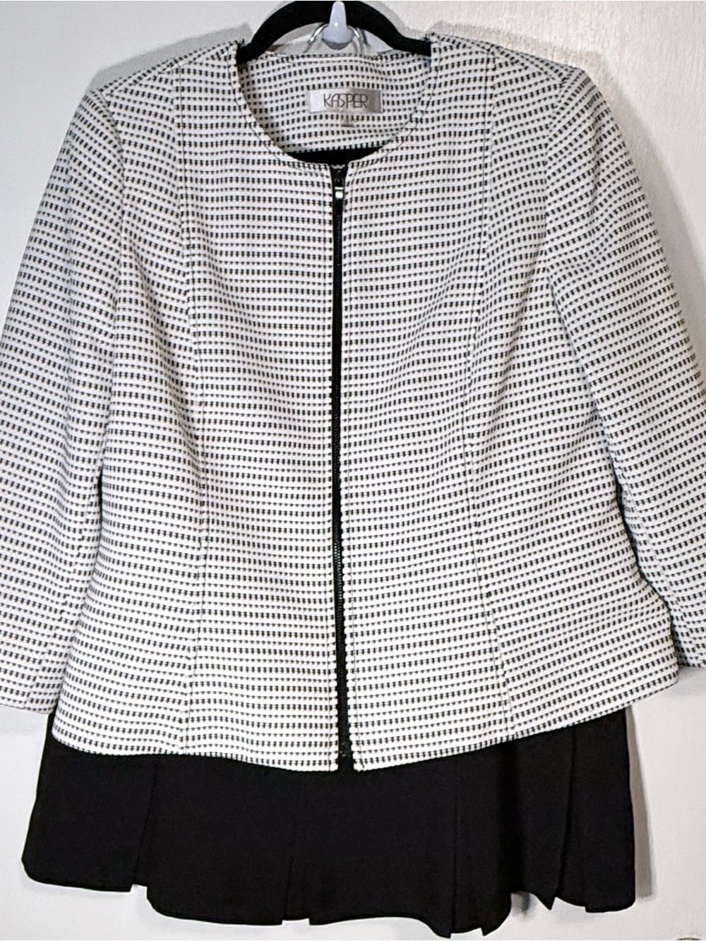 Kasper Black and White Textured Zip-Front Jacket